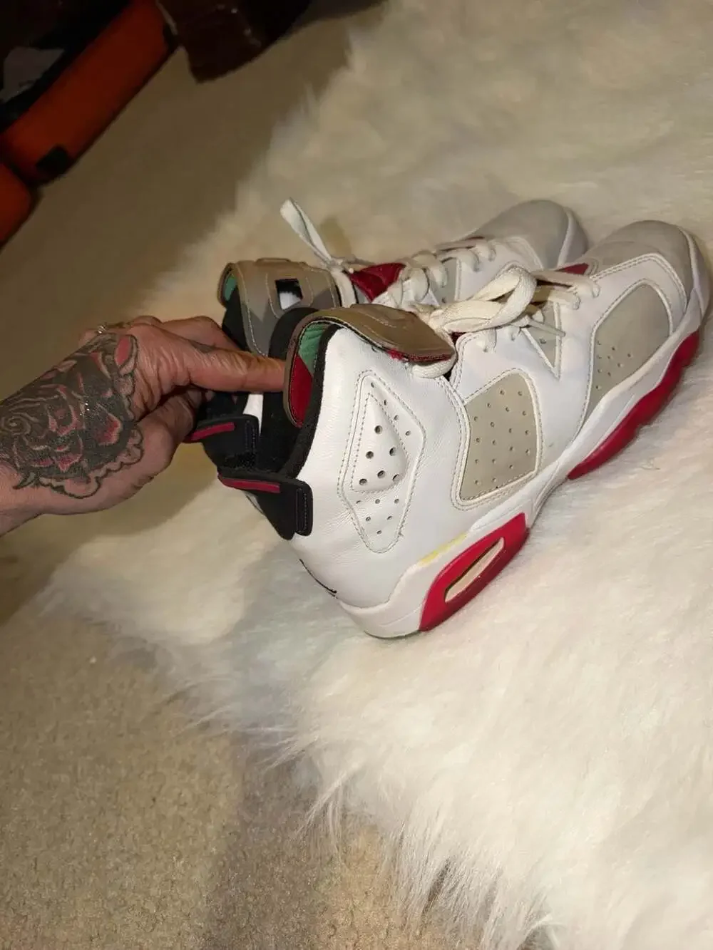 Nike Air Jordan 6 Retro GS Alternate Hare Sneakers